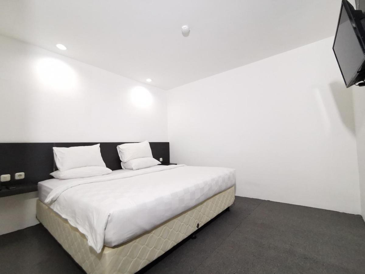 Heavenly Land Family Hotel Palembang Eksteriør billede